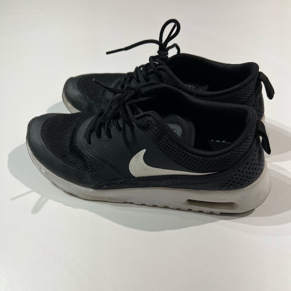 Women’s Nike Air Max Thea - Picture 3 of 15